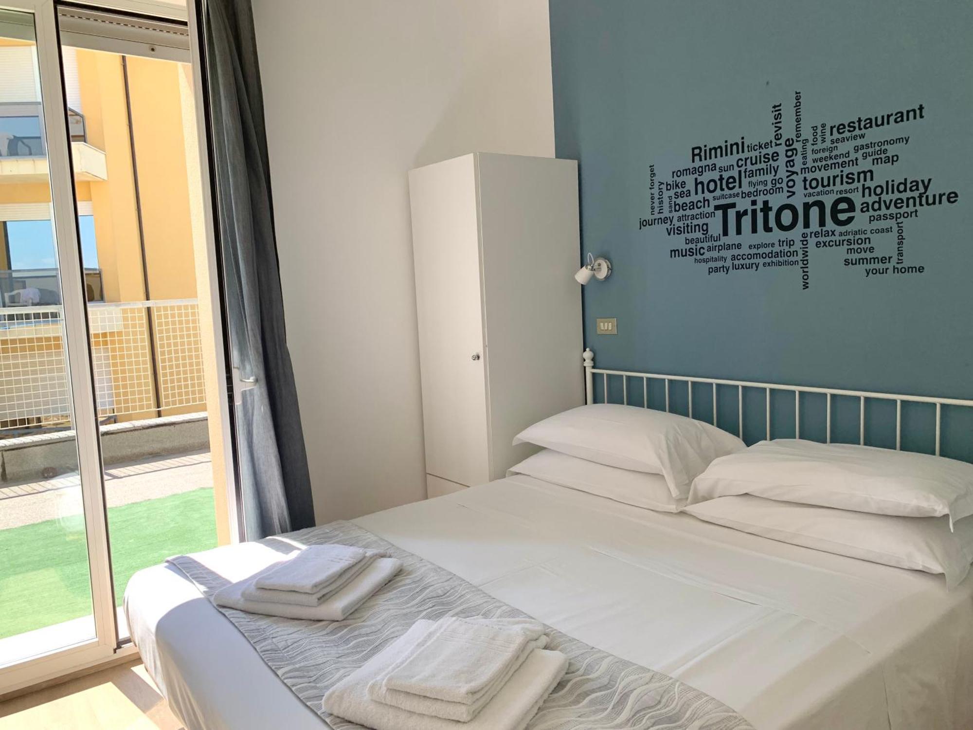 Hotel Tritone リミニ 部屋 写真
