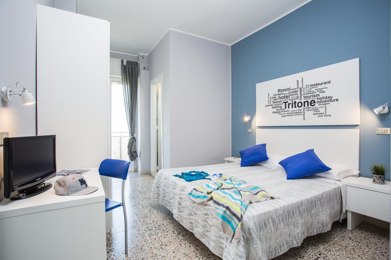 Hotel Tritone リミニ エクステリア 写真