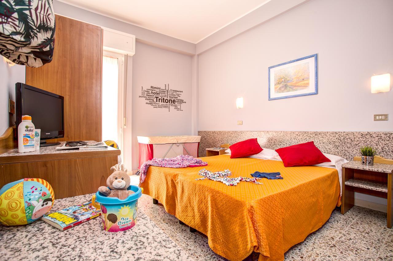 Hotel Tritone リミニ エクステリア 写真