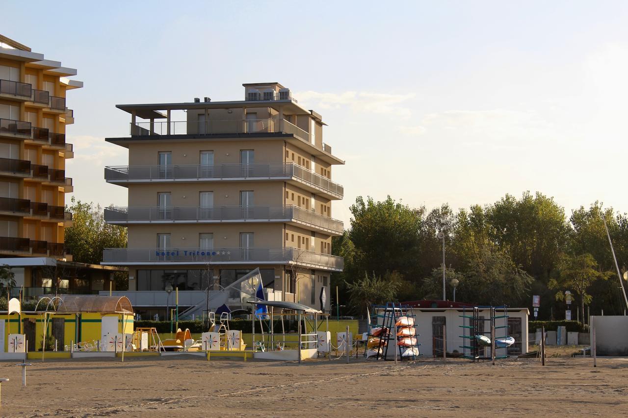 Hotel Tritone リミニ エクステリア 写真